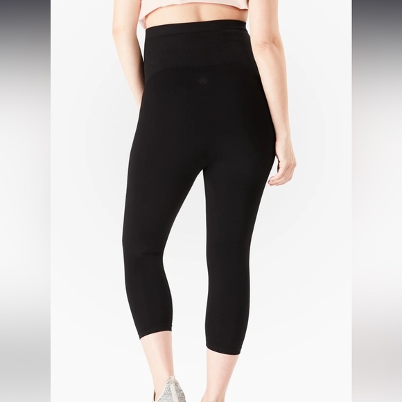 Belly Bandit - Medium Black Active Capris - Picture 4 of 11